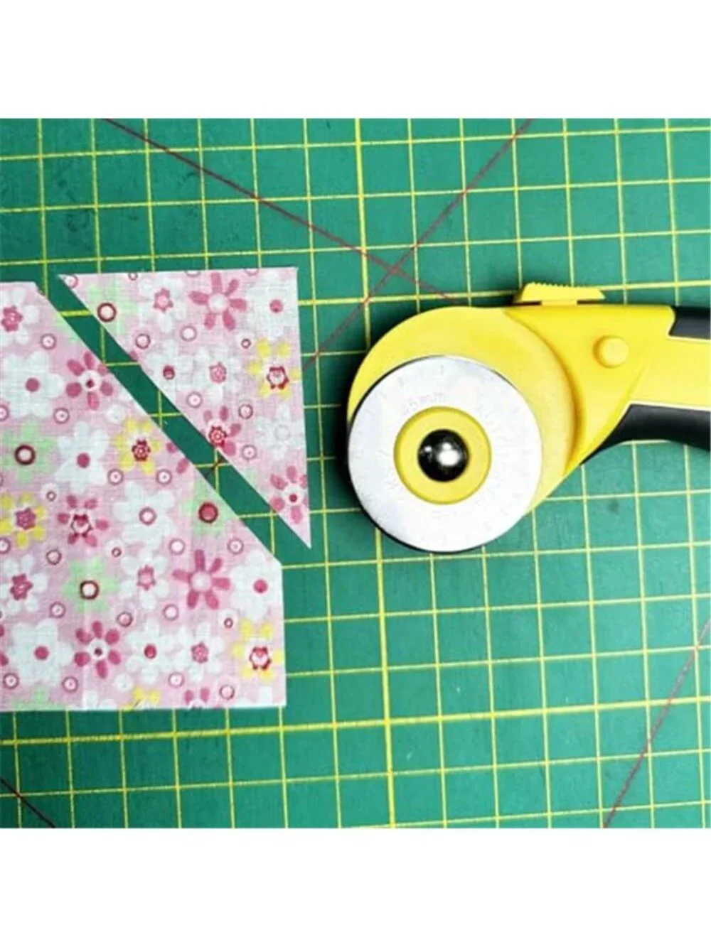 45mm Rotary Cutter with 9pcs Extra Blades Automatic Fabric Roller Cutter